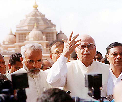 Deputy Prime Minister L.K. Advani talks to mediapersons