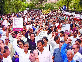 DUTA members protesting against the UGC directives