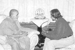 A file photo of President A.P.J.Abdul Kalam with Swaminarayan Temple�s Chief Pramukh Swami Ji Maharaj