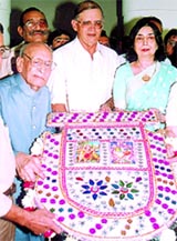 Pankha of �Phool Walon ki Sair� being presented to Lt-Governor Vijai Kapoor 