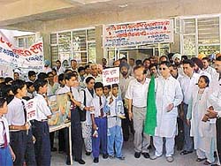 Mr Rakesh Pandey, Minister of State for Printing and Stationery, accompanied by Dr S.N. Tiwari