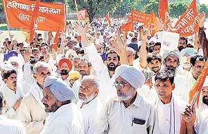 Various kisan outfits from Haryana hold a protest rally in support of their demands at Matka Chowk in Chandigarh on Thursday