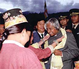 President APJ Abdul Kalam is being traditionally welcomed