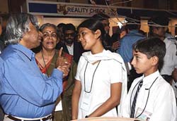 President A. P. J. Abdul Kalam interacts with the schoolchildren
