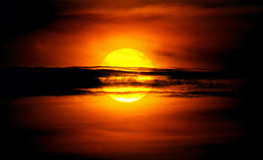 The sun begins to set in Sydney