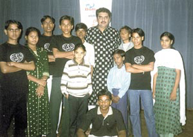 Actor Raza Murad  with the students of �Bollywood Act�. 