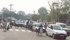 Repainting on busy roads in the city during peak traffic hours leads to chaos and traffic jams.