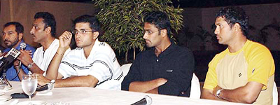 Sachin Tendulkar, Anil Kumble, skipper Saurav Ganguly, Ravi Shastri and Arun Lal  at the launch of the Indian Cricket Players' Association