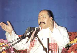 Satpal Maharaj addressing the sammelan