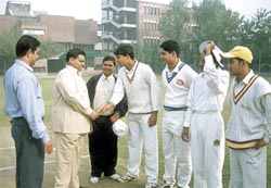 Mr Ashok Aggarwal inaugurating the Rajiv Gandhi Memorial North Delhi Cricket League