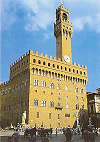 The imposing mass of the Palazzo Vecchio