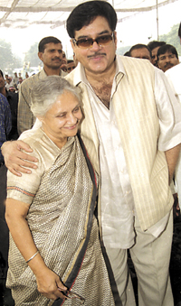 Chief Minister Sheila Dikshit with Union Health Minister Shatrughan Sinha at the inauguration of the Children�s Health Mela