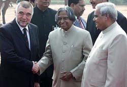 President A.P.J. Abdul Kalam with his Croatian counterpart, Stejpan Mesic and Prime Minister Atal Behari Vajpayee at Rashtrapati Bhavan