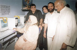 Swami Divyanand Maharaj inaugurates Bhagwanti Computer Institute at Raghubir Nagar