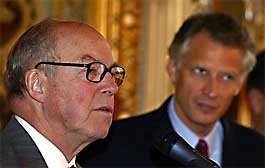 Chief UN weapons inspector Hans Blix and French Foreign Affairs Minister Dominique de Villepin 