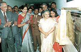Delhi Chief Minister Sheila Dikshit inaugurating the Cancer Institute at Indraprastha Apollo Hospital