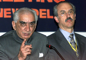 Indian Finance Minister Jaswant Singh makes a point to reporters