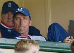 England captain Nasser Hussain watches the final moments of the second Ashes Test