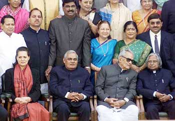 President APJ Abdul Kalam, Vice-President Bhairon Singh Sekhwat, Prime Minister Atal Behari Vajpayee and Opposition Leader Sonia Gandhi