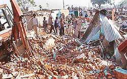 Hundreds of illegal jhuggis were demolished in Janata Colony