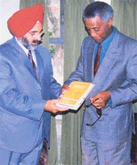 Dr Kirpal Singh Aulakh, Vice-Chancellor, PAU, presents a set of university publications