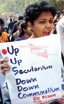 Delhi University students protesting against communalism on the eve of the anniversary of Babri Masjid demolition