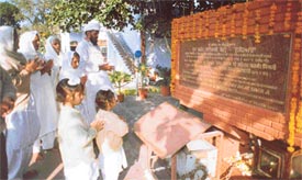 Tributes being paid to Namdhari martyrs Suba Giani Rattan Singh and Sant Rattan Singh