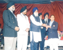Rajya Sabha MP Gurcharan Singh Tohra at the annual day function of GHPS, Vasant Vihar