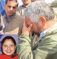 Raghubir Dutt, father of Pushpa (inset), in tears after hearing the news of his daughter�s drowning in Sukhna Lake. 
