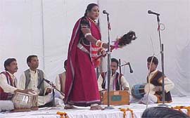 Renowned folk singer Tejanbai performs during the Mahabharata Utsav