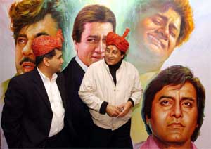 Union Minister of State for Tourism Vinod Khanna inaugurates a new international look duty-free shop