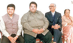 Trustees of HCCT Anil Thareja, N. P. Thareja and Kaushalya Thareja with Municipal Councillor