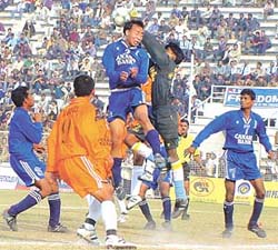 Bokaro School, Jharkhand, beat Apex Public School, Sant Nagar, Delhi, in the final match of Subroto Cup Football Tournament 2002 in the Capital on Wednesday