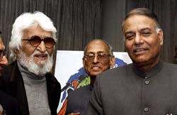 External Affairs Minister Yashwant Sinha and renowned painter M.F. Hussain