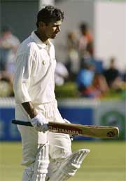 Rahul Dravid leaves after being out for nine runs