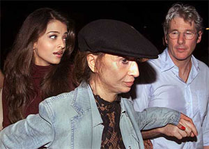 Indian socialite Parmeshwar A. Godrej guides Hollywood star Richard Gere