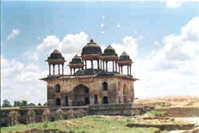 Jal Mahal: Reminiscent of the Mughal art 