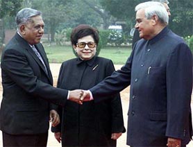 Prime Minister Atal Behari Vajpayee with Singapore President S.R. Nathan