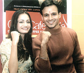 Cinestars Diya Mirza and Vivek Oberoi, stars of the movie, �Dum�, have signed up a deal with the Caf� Coffee Day