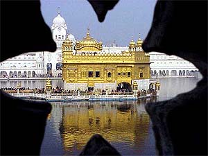 A view of Golden Temple on the occasion of the birth anniversary of Guru Gobind Singh