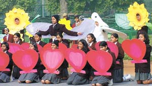 Children rehearsing for the Republic Day parade on Rajpath in the Capital on Saturday.