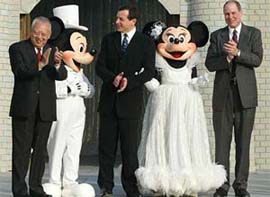 Hong Kong's Disneyland theme park will open in early 2006 in an attempt to inject some life into its sagging economy