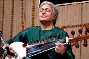 Sarod maestro Ustad Amjad Ali Khan performs at Saptak