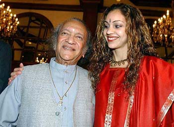 Pandit Ravi Shankar and his granddaughter Kavari Shankar