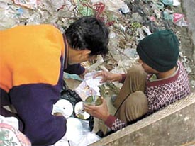 SeparatSeparating the disc from the discard