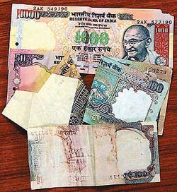 These are �freak� not fake currency notes.