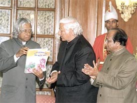 President A.P.J. Abdul Kalam inaugurating the �Anti-Leprosy Seal Campaign� 