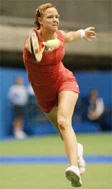 Lindsay Davenport of the USA makes a forehand return against Iva Majoli of Croatia