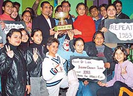 Bollywood designer Shaahid Amir and students of NIFD wish luck to the Indian cricket team for the World Cup.