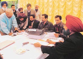 Mr J.S. Chauhan, Civil Judge, Senior Division, at a Lok Adalat